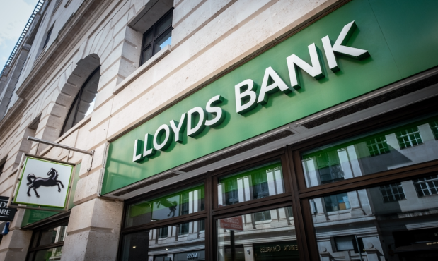 Lloyds Shuttering 136 Branches Amid Digital Banking Shift