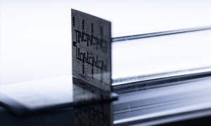 Amazon Debuts Chip It Aims to Scale Into Quantum Computer