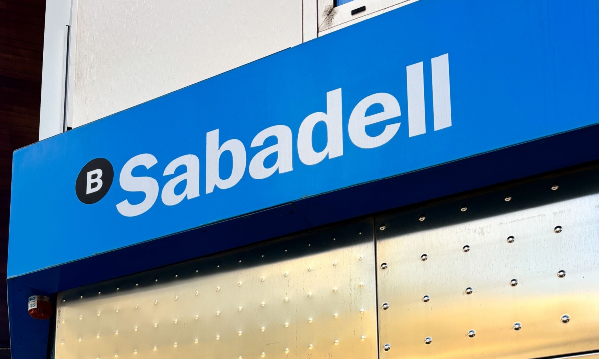 Banco Sabadell Considers Offers for UK Unit TSB