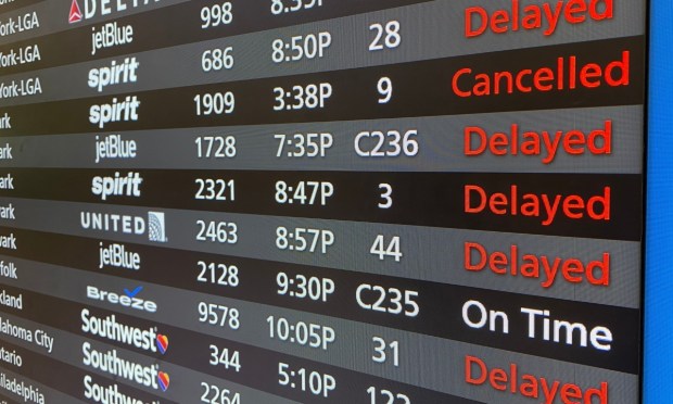 White House Rolls Back Cash Repayments for Canceled Flights