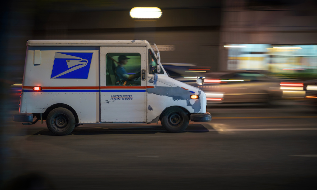 Amazon Reaffirms USPS Logistics Partnership
