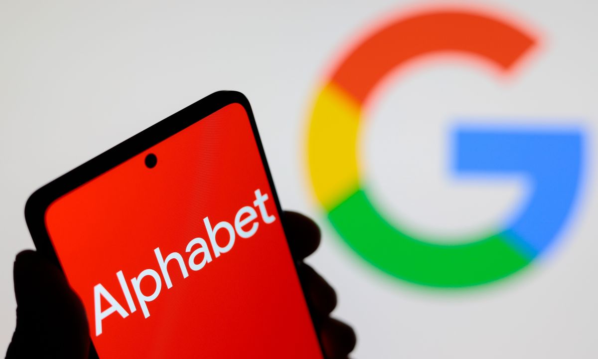 Alphabet Plans to Raise $80 Billion for AI Infrastructure