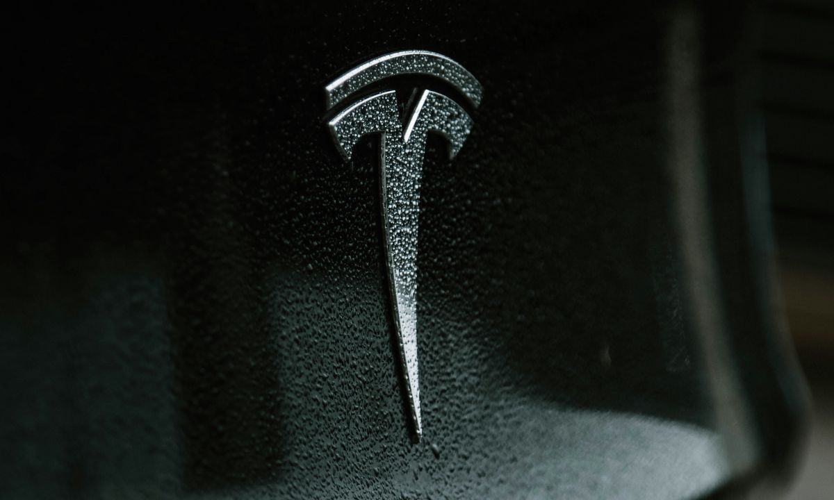 Tesla Pumps Brakes on In-House AI Usage
